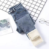 Calça Jeans Peluciada Tendência de Inverno