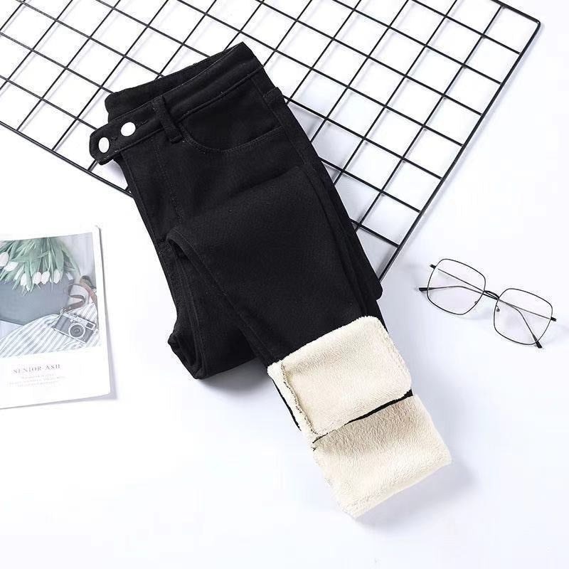 Calça Jeans Peluciada Tendência de Inverno