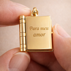 Colar Book Love- Colar em formato de livro + Mensagem especial