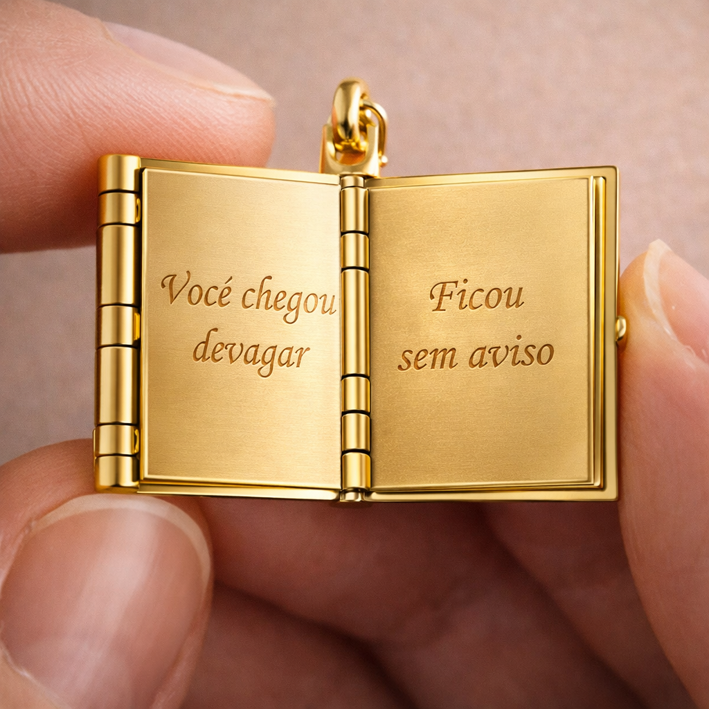 Colar Book Love- Colar em formato de livro + Mensagem especial