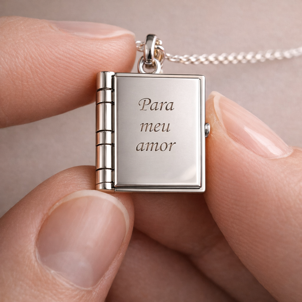 Colar Book Love- Colar em formato de livro + Mensagem especial