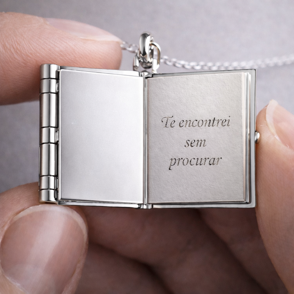 Colar Book Love- Colar em formato de livro + Mensagem especial