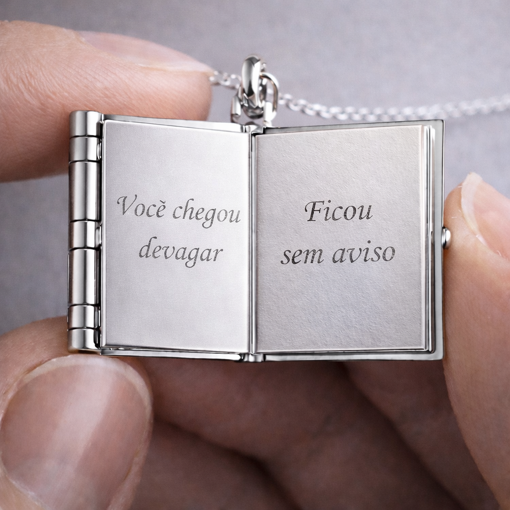 Colar Book Love- Colar em formato de livro + Mensagem especial